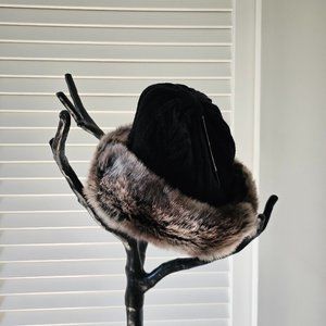 Parkhurst Black Knit Hat Faux Fur Trim